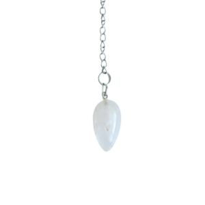 Rozenkwarts Pendel met natuurlijke steen en zilverkleurige ketting, ideaal voor meditatie en spirituele praktijken.