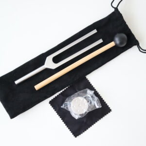528 Hz therapeutische stemvork met accessoires.