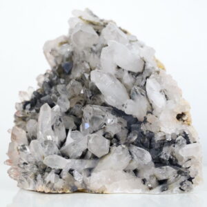 Bergkristal cluster met zwarte mangaanoxide “Shadow Clarity” – zelfstaand