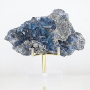 Blauwe Fluoriet op Naaldkwarts Cluster “Oceanic Clarity”