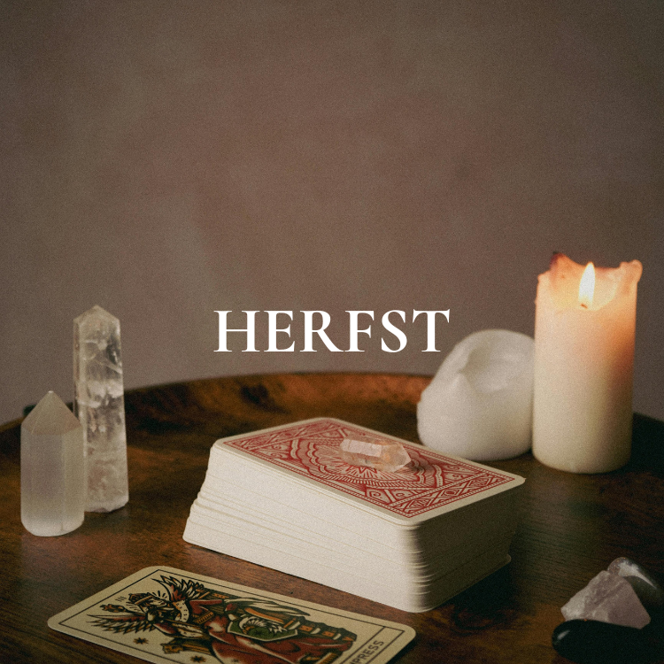 Ontdek het herfst aarden loslaten ritueel met edelstenen, geuren en self-care. Creëer rust, warmte en balans in huis en hart.