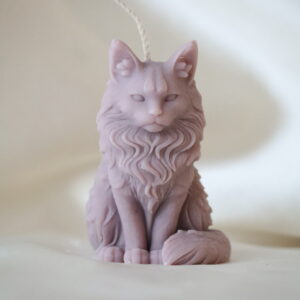 Taupe Maine Coon Kat Kaars van soja- en lijnzaadwas met gedetailleerde vachtstructuur.