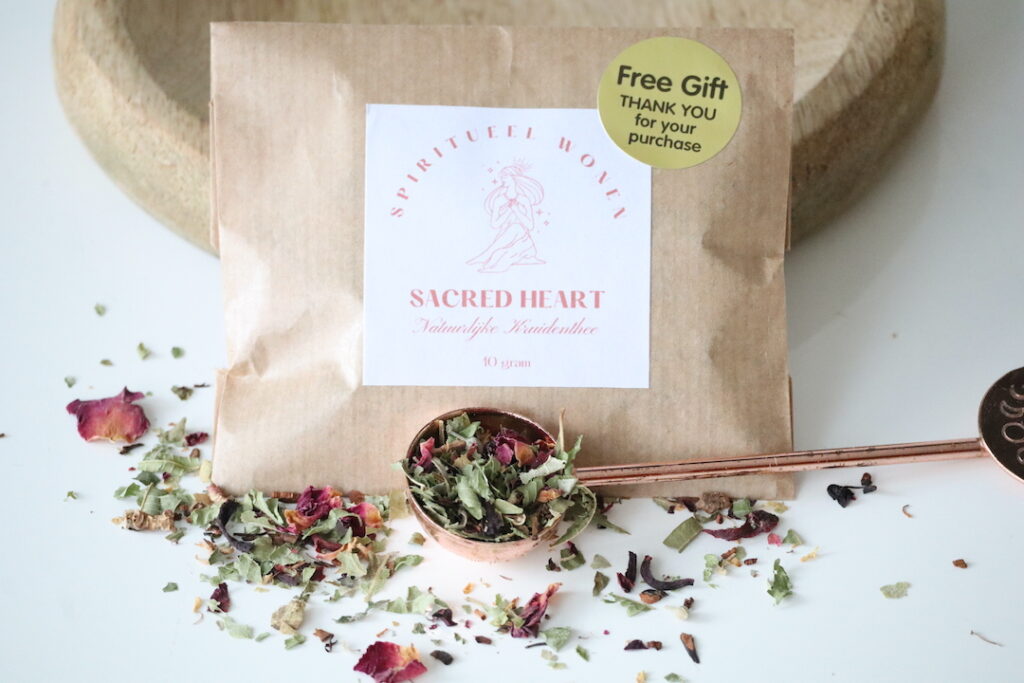 Gratis zakje kruidenthee Sacred Heart bij bestellingen vanaf 20 euro. versterkt de hartverbinding.