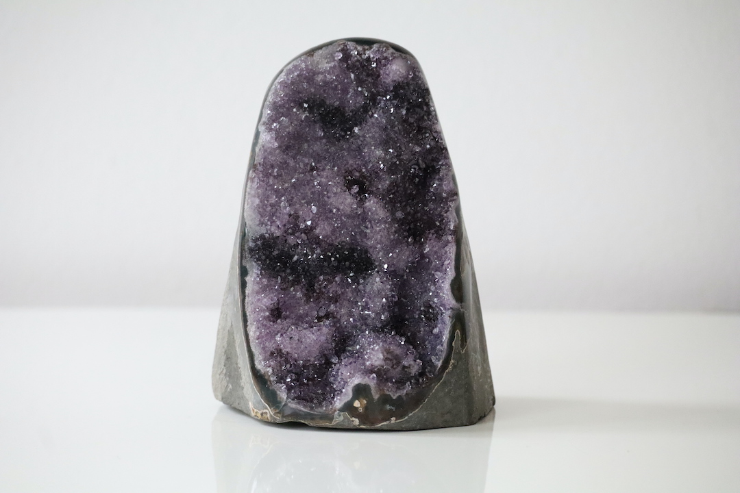 Multicolor Regenboog Amethist met paarse druzy kristallen uit Brazilië