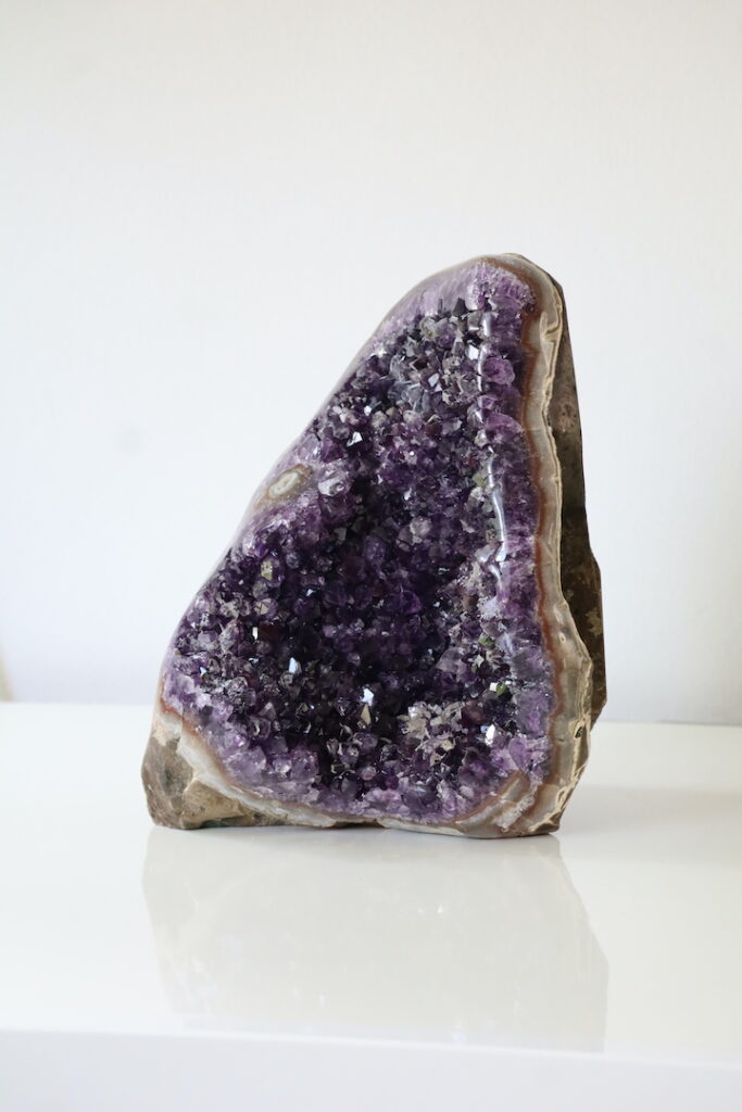 Druzy Amethist op Agaat met Calciet groot statement stuk