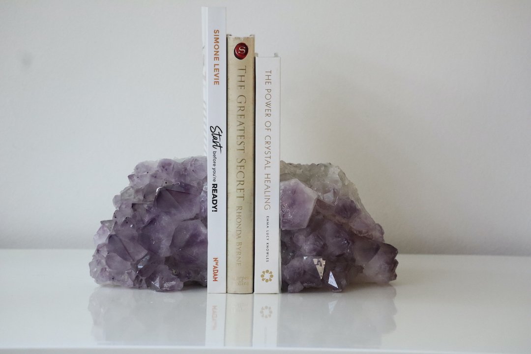 Amethist boekensteun set A-kwaliteit met boeken