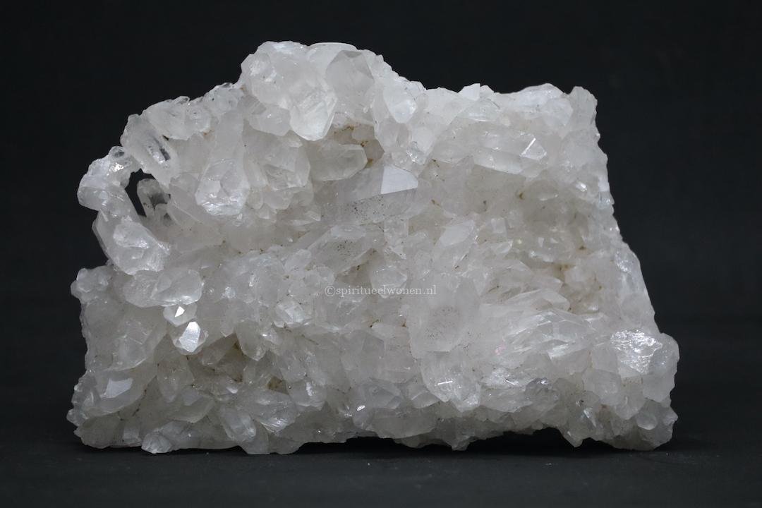 Kristalstructuur bergkristal cluster Brazilië nr 706