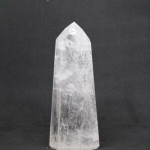 Bergkristal toren uit Brazilië 625 gram 16 cm